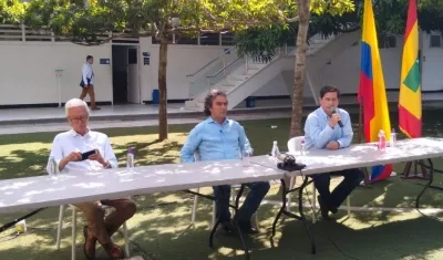 Jorge Robledo, Sergio Fajardo y Juan Fernando Cristo, en una rueda de prensa.