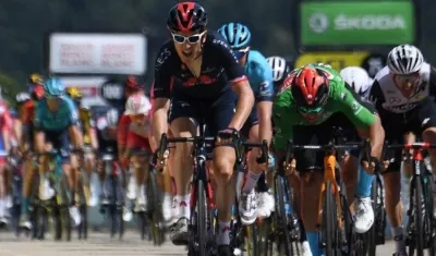 Thomas se impone en la línea de meta. 