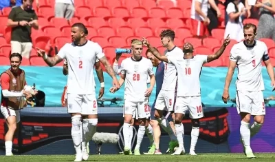 Raheem Sterling celebra su gol ante Croacia. 