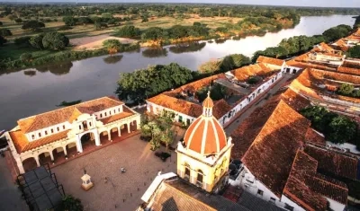 Un pequeño tramo del brazo fluvial frente a Mompox.
