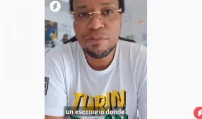  El cantante de salsa choke, Junior Jein.