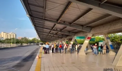 Ante la parálisis del Transmetro habrá rutas alternas.