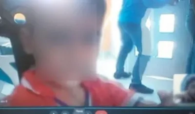 El ladrón quedó grabado cuando ingresó a la casa. 