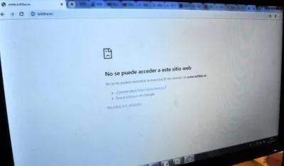El problema al parecer se originó en la empresa proveedora de servicios de internet Akamai.