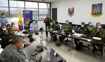 Diego Molano, ministro de Defensa, reunido con los altos oficiales del país. 