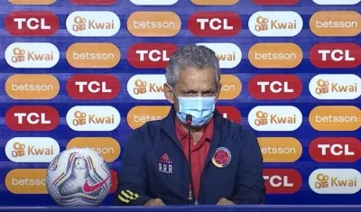 El DT Reinaldo Rueda en la rueda de prensa en la víspera del partido.