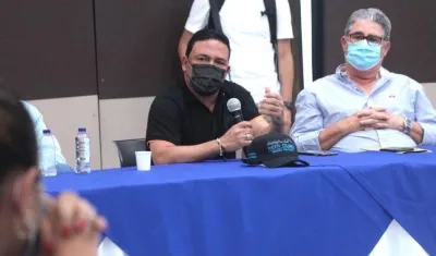 El Alcalde Wilman Vargas interviniendo en el encuentro con la ANI.