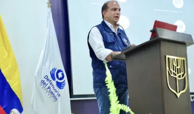 Carlos Camargo, Defensor del Pueblo.