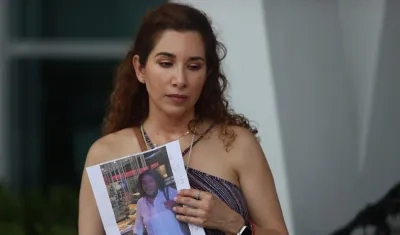 Decenas de personas se acercaron buscando familiares.