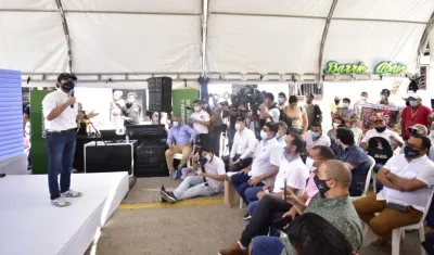 El alcalde de Barranquilla en el barrio Abajo.