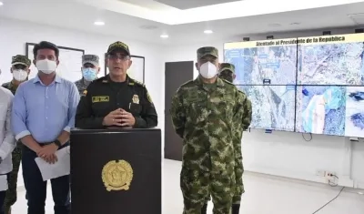 Ministro de Defensa, Diego Molano; el director de la Policía, Mayor general Jorge Luis Vargas y el comandante de las FFMM, general Luis Fernando Navarro.