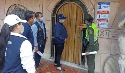 Colocación de los sellos de cierre.