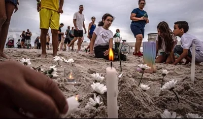 Velas encendidas por la esperanza de vida.
