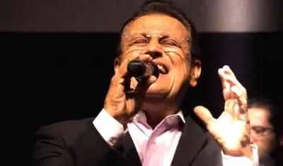 Ismael Miranda durante una de sus exitosas presentaciones.