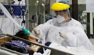 La atención en UCI sigue alta en algunas regiones de Colombia.