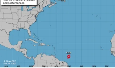Se esperan condiciones de tormenta tropical con el paso de Elsa por el Caribe.