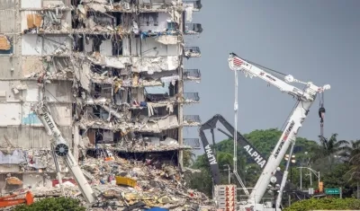 Labores de búsqueda tras el derrumbe en Surfside