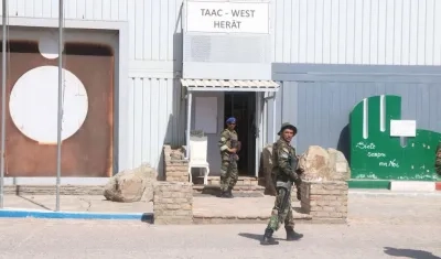 La toma del mando de la base aérea forma parte del proceso de trasferencia acordado con Estados Unidos.