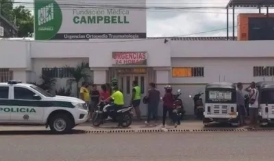 El hombre fue llevado a la Clínica Campbell de Malambo. 