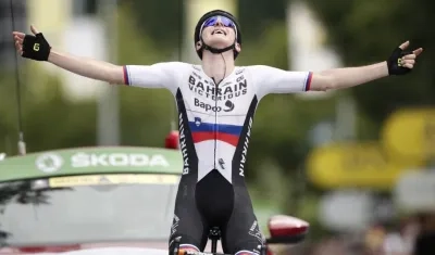 Matej Mahoric gana la etapa. 