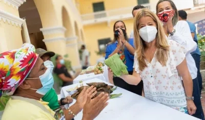 Gobernadora de Atlántico, Elsa Noguera, invitó a apoyar el Festival en Pital de Megua.