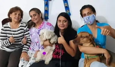 Viviana Ramírez junto con su familia. 