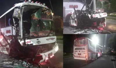 Así quedó el bus en el accidente.