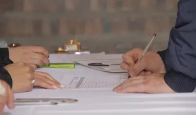 Ilustración de servidores públicos.