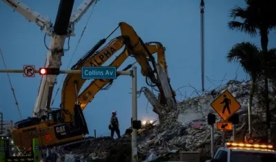 Los servicios de rescate trabajan en las ruinas del edificio Champlain Towers South, en Miami-Dade.