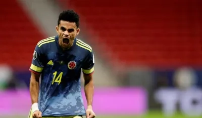 Luis Díaz celebra su segundo gol ante Perú. 