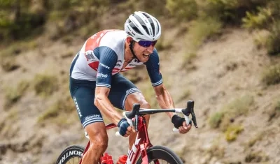 Bauke Mollema ataca durante la jornada del Tour. 