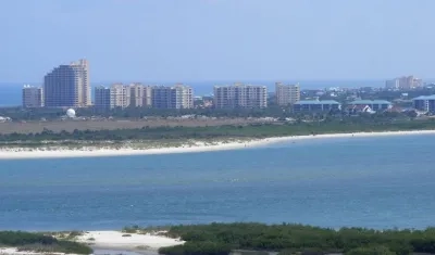New Smyrna Beach, en Florida, la playa que más ataques de tiburón registra.