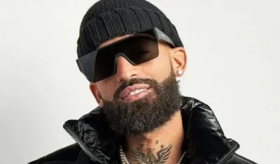 Arcángel, reguetonero puertorriqueño.