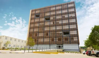 Fachada de la Universidad de la Costa.