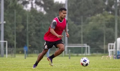 Delantero colombiano Juergen Eitim.