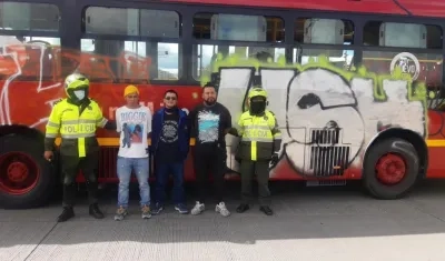 Los tres capturados.