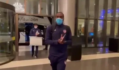 Didier Moreno a su ingreso al hotel de concentración. 