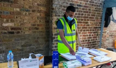 Reino Unido sigue vacunando a sus ciudadanos.