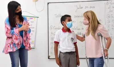 La Ministra María Victoria Angulo y la Gobernadora Elsa Noguera.