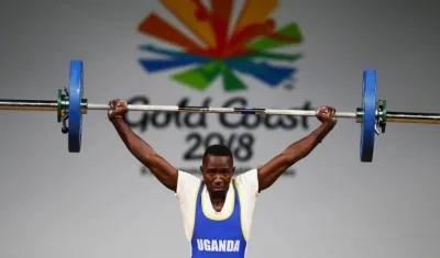 El levantador de pesas Julius Ssekitoleko.