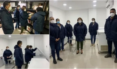Un equipo de Minsalud visita un centro de acopio de vacunas.