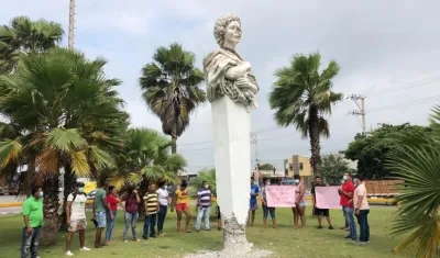 Plantón para rechazar la violencia en el barrio Las Flores. 