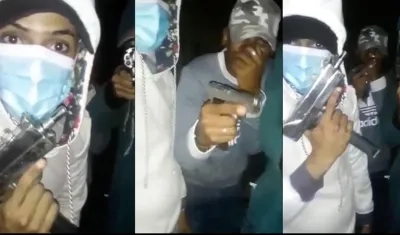 Presuntos integrantes del 'Clan del Golfo' amenazando a 'Los Costeños'.