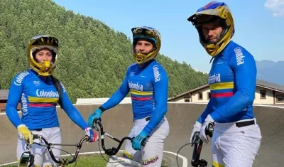 Mariana Pajón, Carlos Ramírez y Vincent Pelluard. 