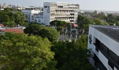 Fachada de Universidad Simón Bolívar.