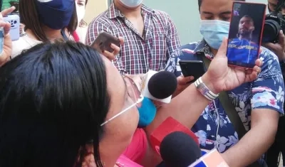 Momento de la llamada entre Miladis y Anthony Zambrano. 