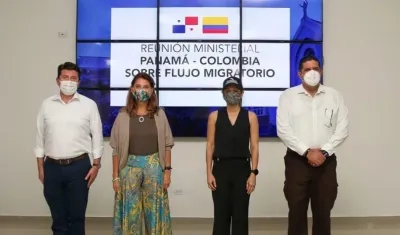 Cancilleres y ministros de Defensa de Panamá y Colombia se comprometieron hoy a intercambiar información estadística sobre los migrantes.