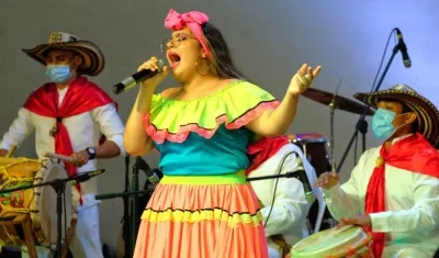 Presentaciones folclóricas de la EDA.