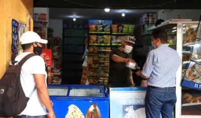 La Gobernación del Atlántico, a través del Grupo Anticontrabando, y Undeco, se busca involucrar a los comercializadores en la lucha anticontrabando.