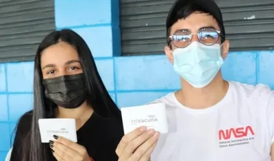 Marcela de 20 y Martín de 23 son hermanos, y como muchos jóvenes se vacunaron contra el Covid-19.